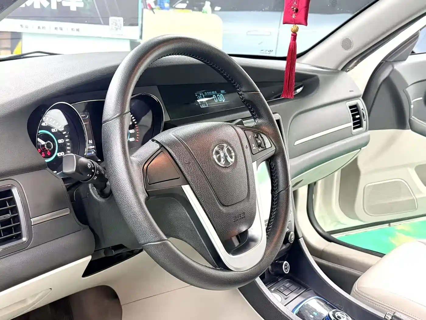 Фото 7 - BAIC New Energy BAIC EU Series