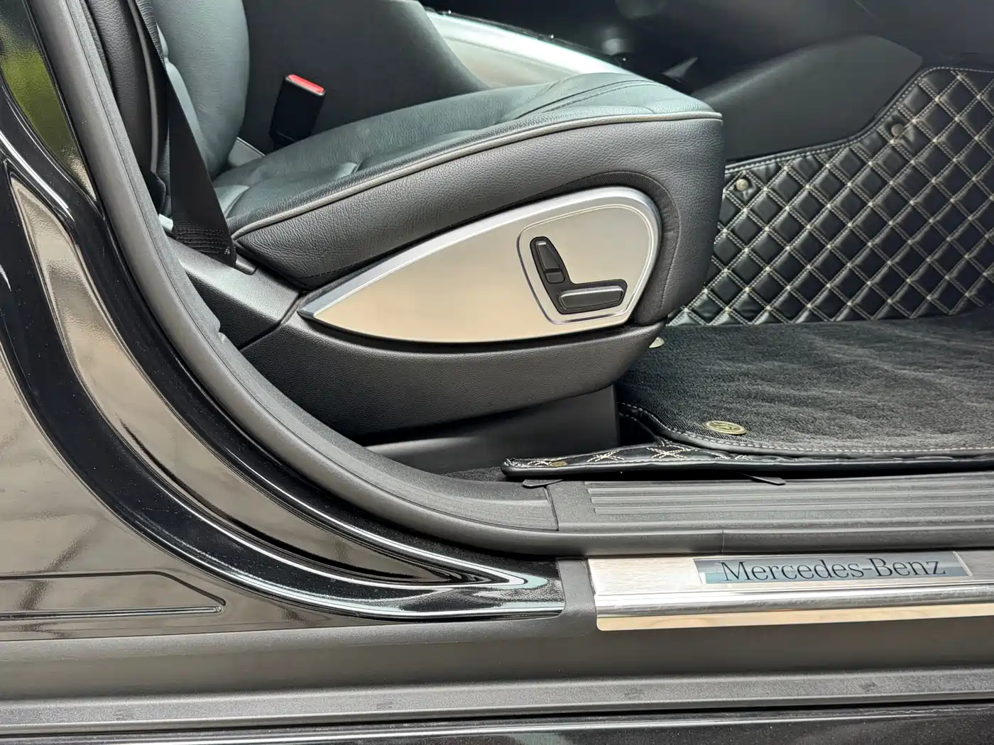 Mercedes-Benz R-Class 2017 R 320 4MATIC Business Collector's Edition фото 13