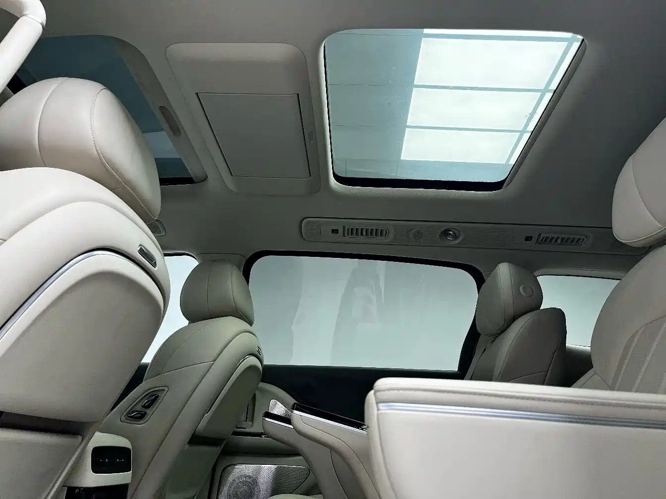 Voyah Auto Voyah Dreamer 2025 PHEV 4WD Kunpeng Premium Edition фото 14