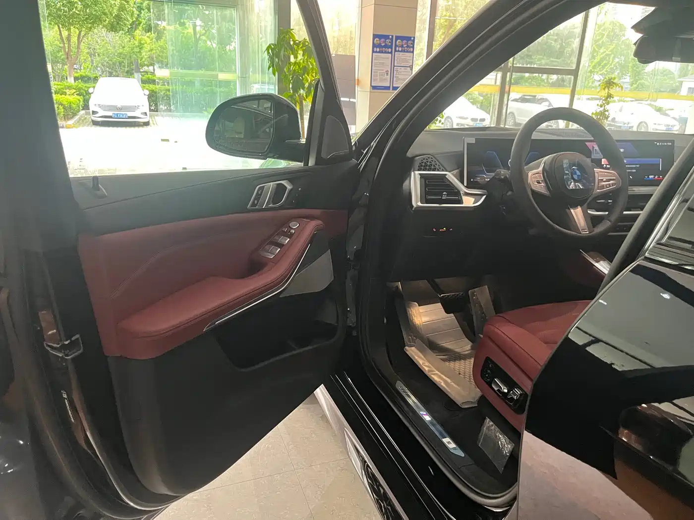 BMW X5 2026 xDrive 40Li M Sport Night Edition Package фото 3