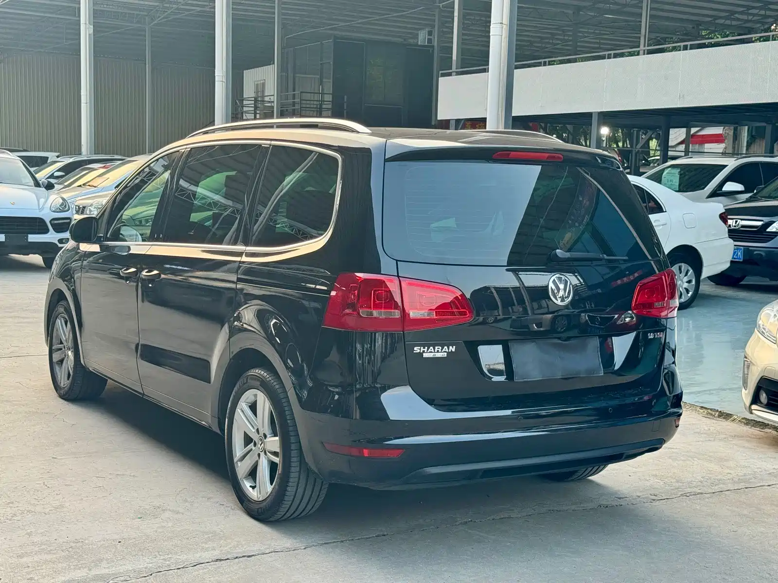 Фото 4 - Volkswagen Sharan