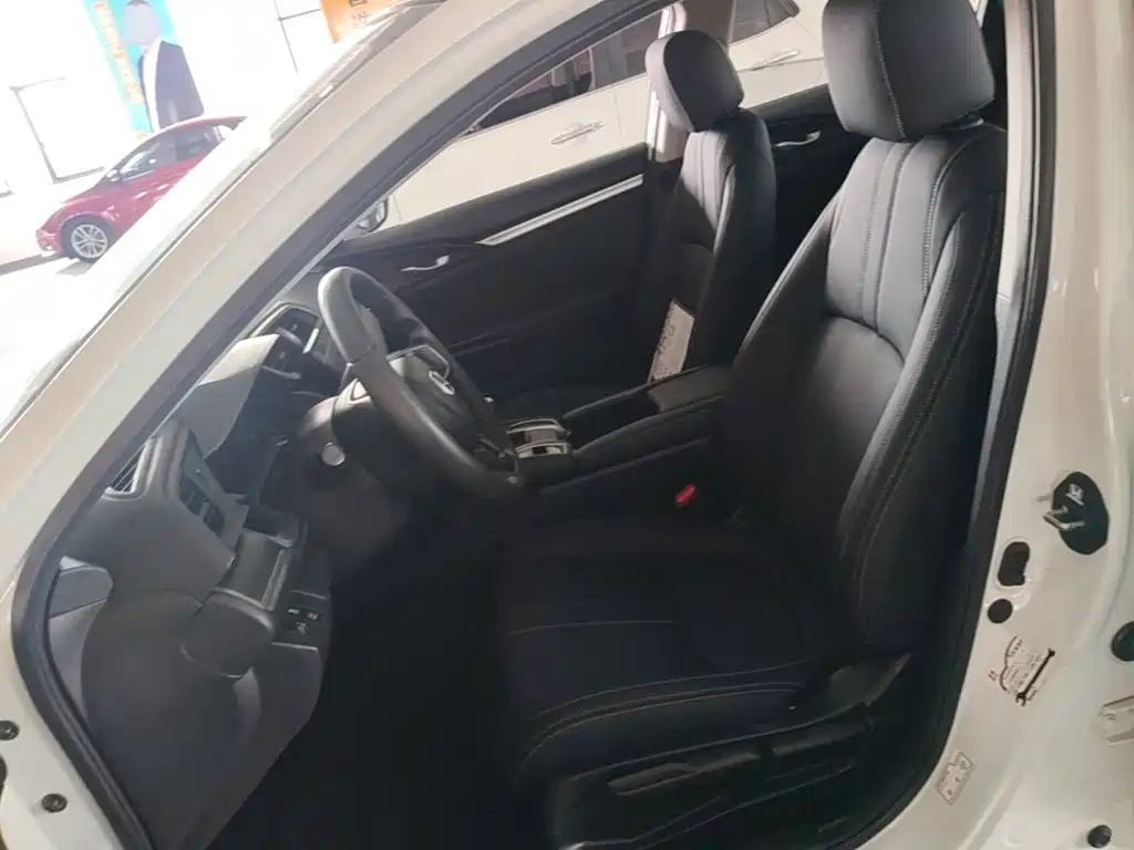 Фото 15 - Honda Civic