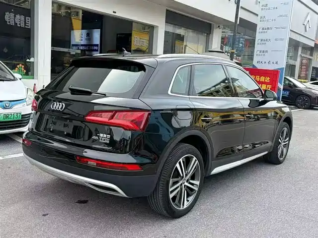 Audi Q5L 2020 45 TFSI Premium Elegance — фото 4