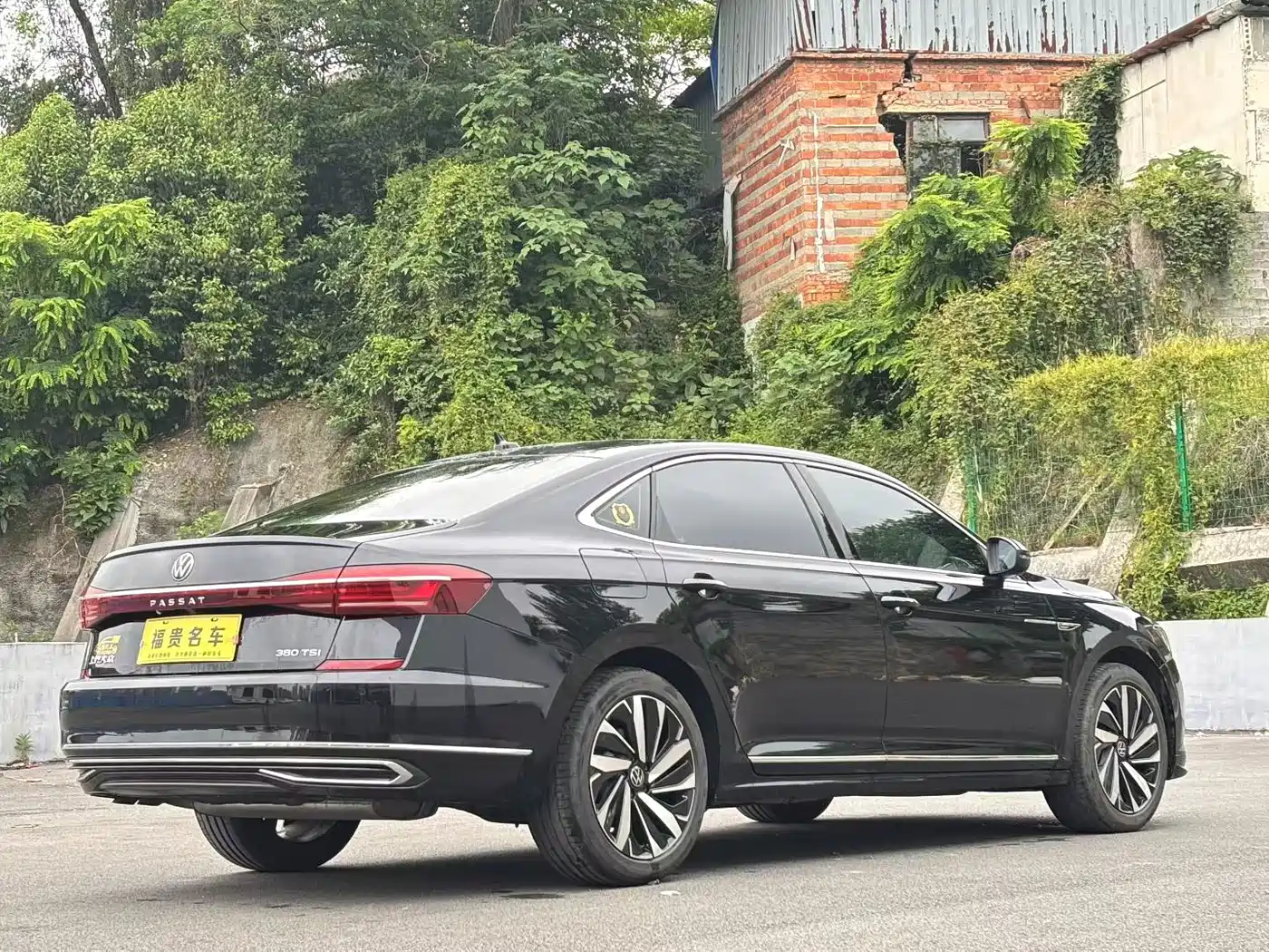 Volkswagen Passat 2025 Outstanding 380TSI Dragon Soaring Edition фото 4