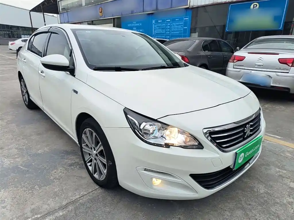 Peugeot 408 2016 1.6T Automatic Luxury Edition фото 4