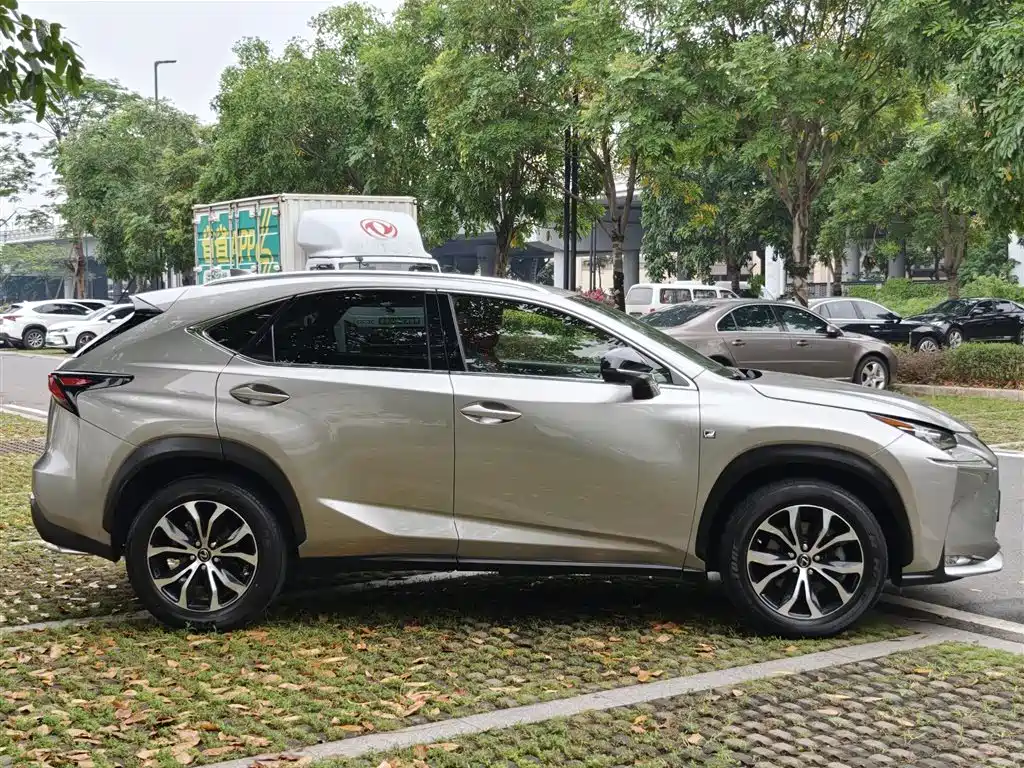 Lexus NX 2015 200t AWD F SPORT фото 5