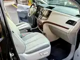 Photo 21 - Toyota Sienna