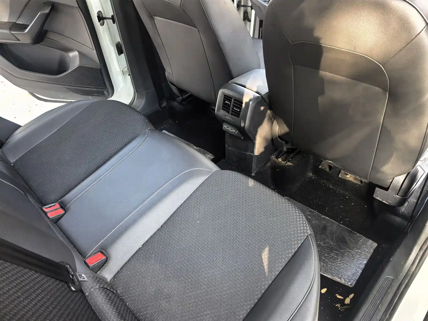 Volkswagen Tanying 2021 200TSI DSG Joy Smart Connect Edition фото 13