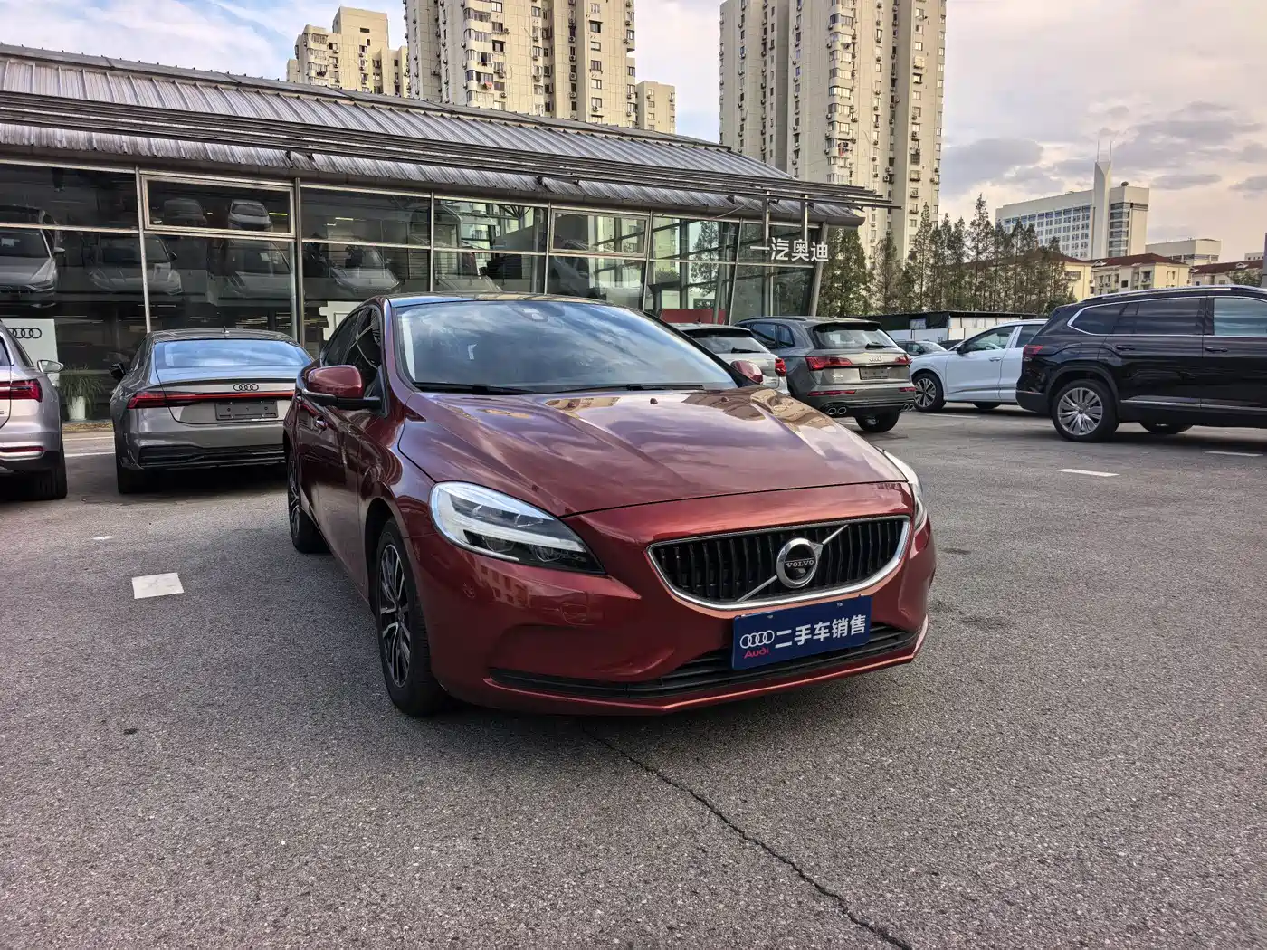 VOLVO V40