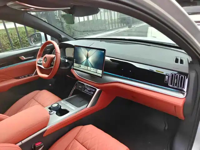 BYD Tang New Energy 2026 Smart Drive Edition DM-i 160KM Premium — фото 3