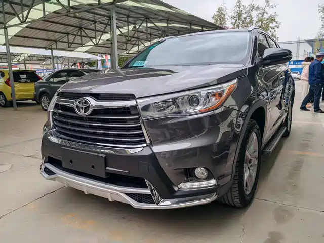 TOYOTA HIGHLANDER