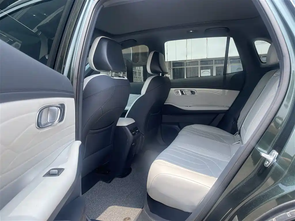 Geely Galaxy Galaxy Starship 7 EM-i 2025 Model 120km Explorer+ Edition фото 8