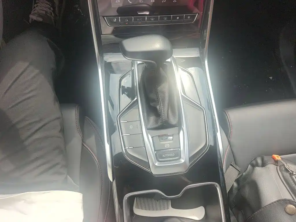 SAIC Maxus Maxus D60 2019 2019 1.5T Automatic Trend Edition 5-Seater
