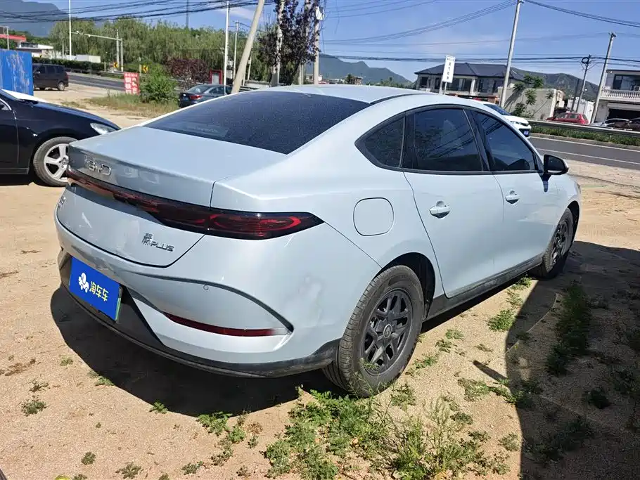 BYD Qin PLUS 2025 DM-i Smart Drive 55KM Leader фото 3