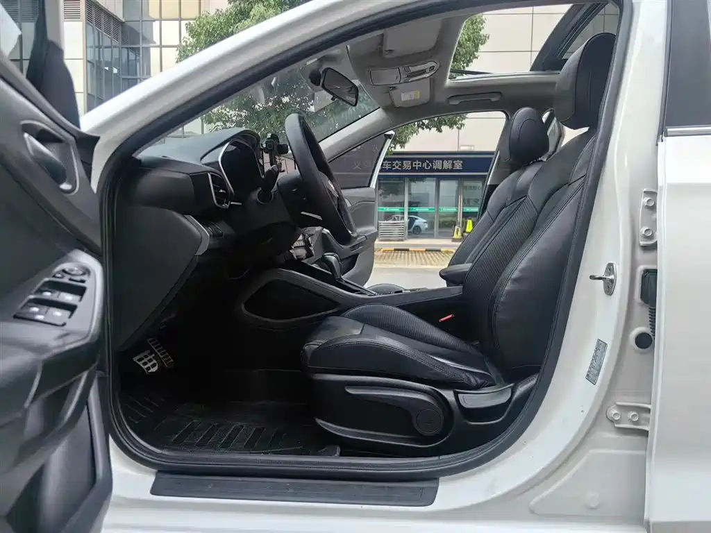 Hyundai Fista 2019 280TGDi Sport Edition China VI фото 4
