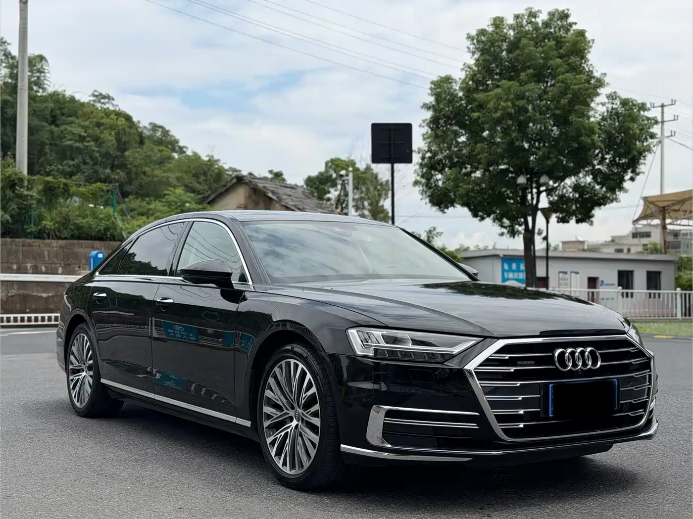 Фото 3 - Audi A8