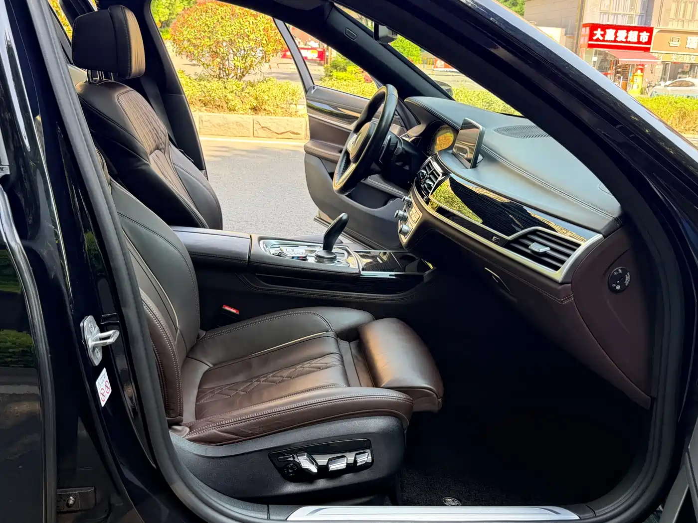 BMW 7 Series 2021 Model 730Li M Sport Package фото 11