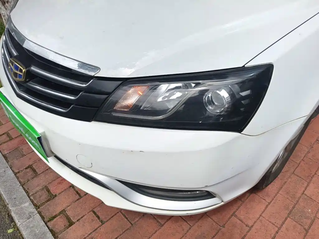 صورة 24 - Geely Emgrand