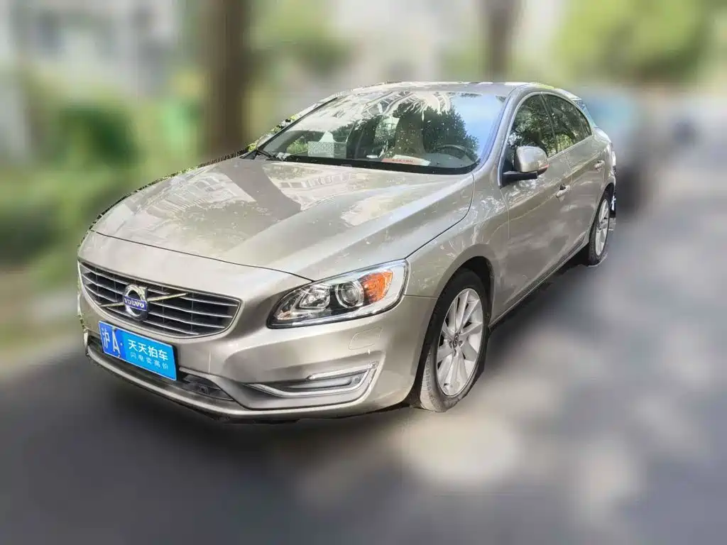 Фото 1 - Volvo S60