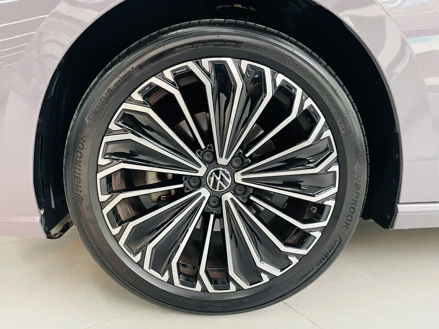 Volkswagen Passat 2025 Pro 380TSI Dragon Prestige Edition фото 3