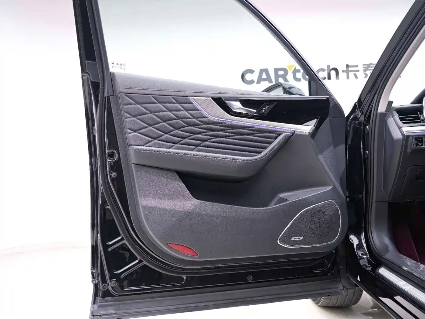 Hongqi HS5 2022 Facelift 2.0T Smart Flag Enjoyment AWD Edition фото 24