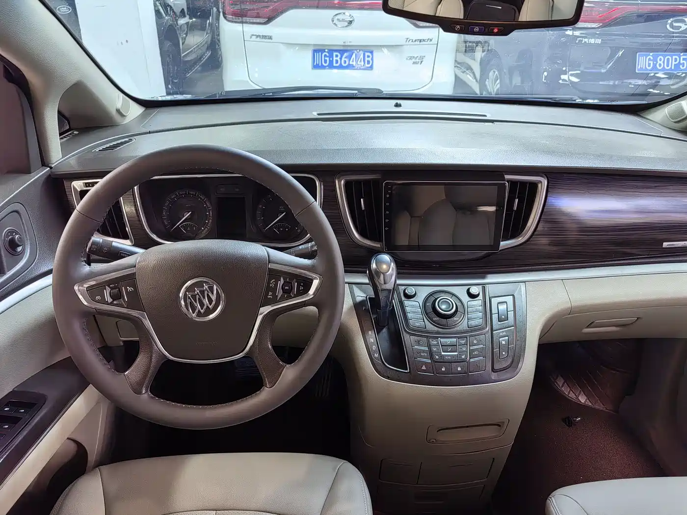 Buick GL8 2011 3.0L XT Luxury Business Flagship фото 9