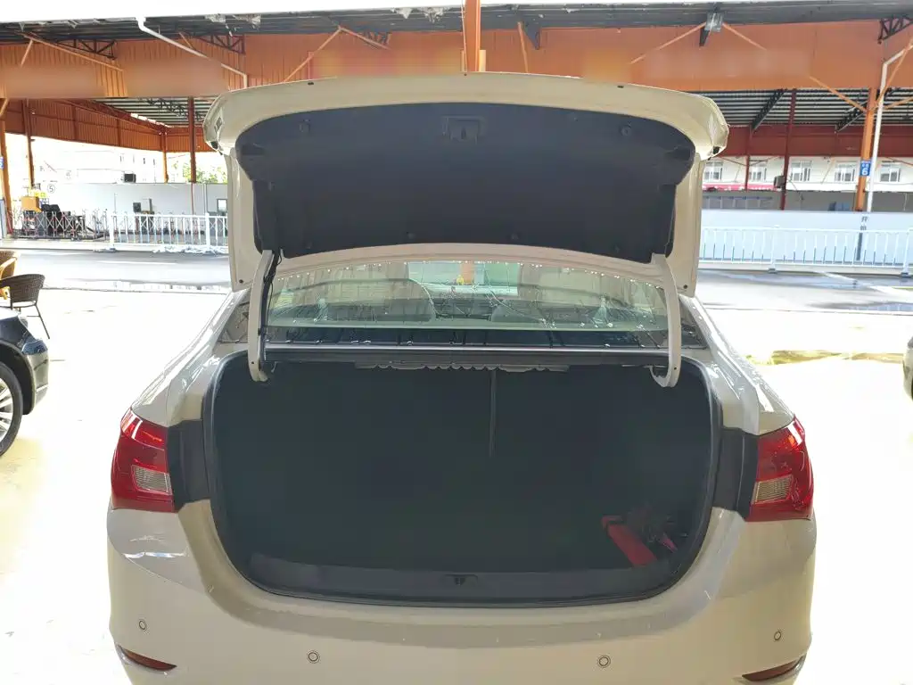 Фото 19 - Buick Excelle