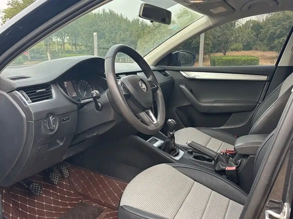Фото 8 - Škoda Octavia