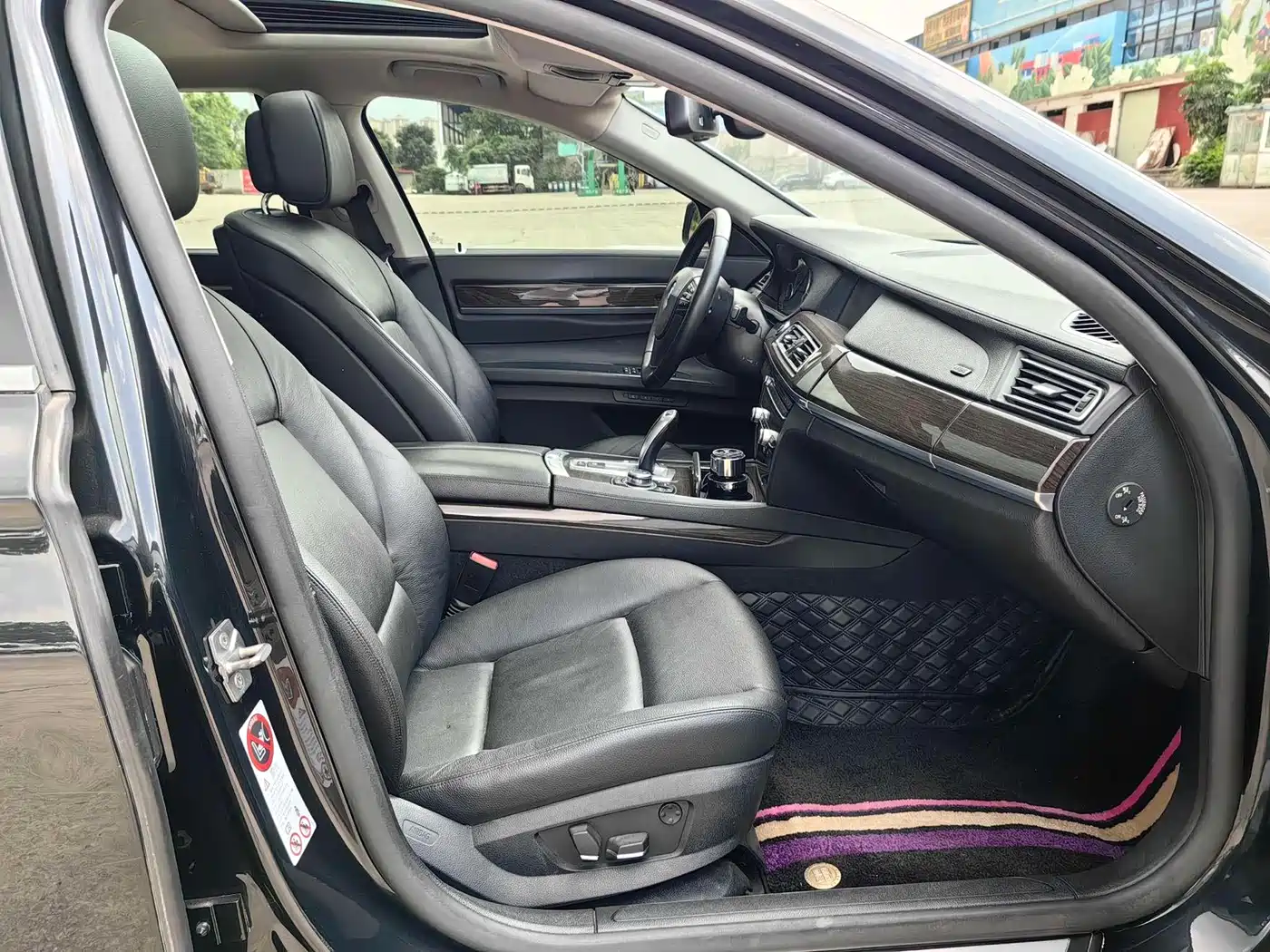 BMW 7 Series 2009 Model 740Li Leading Edition фото 9