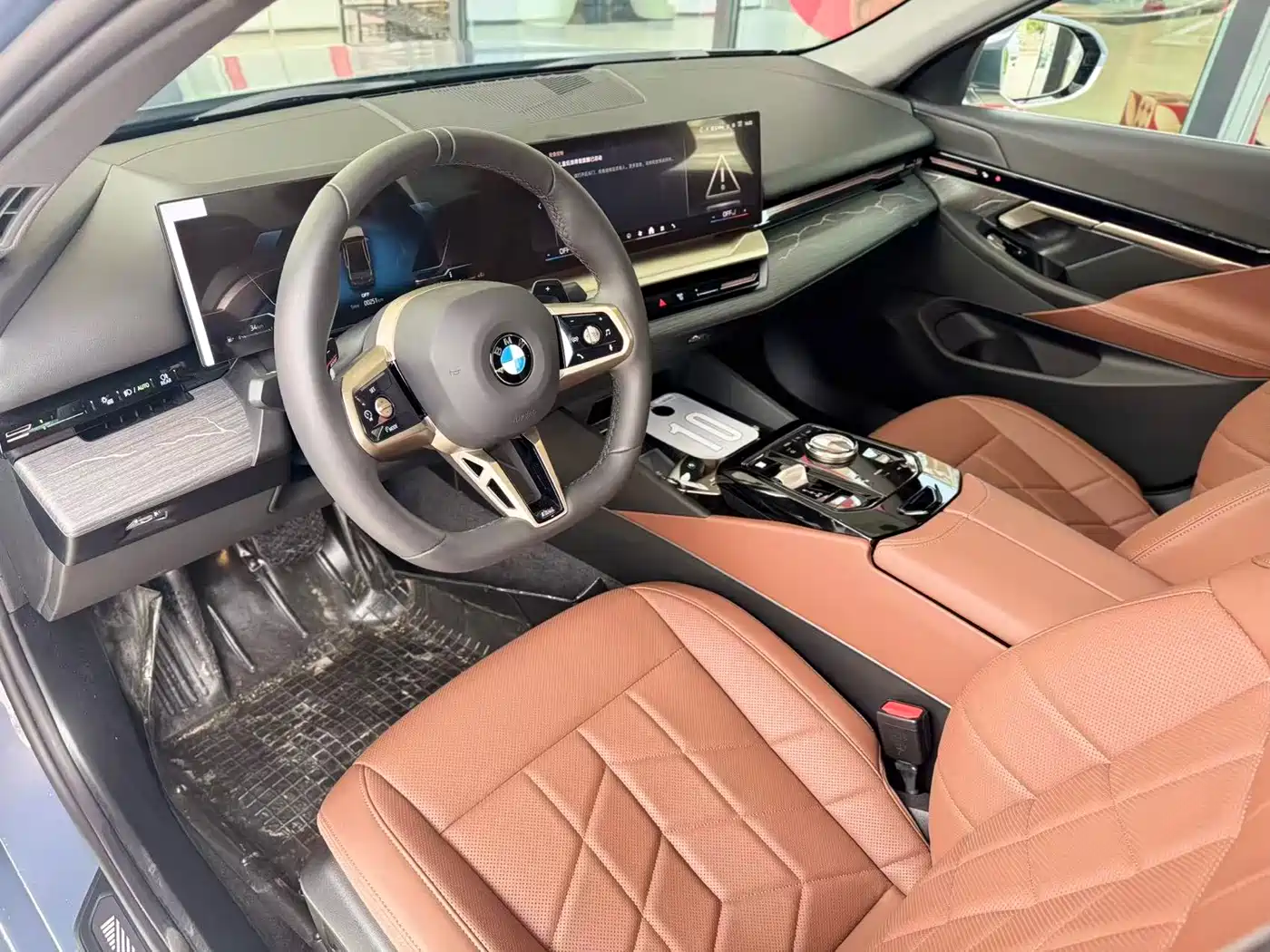 BMW 5 Series 2025 525Li M Sport Package фото 10