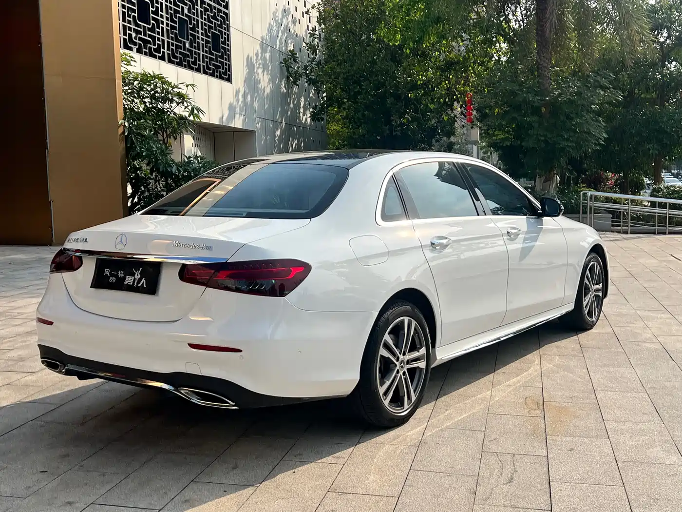 Mercedes-Benz E-Class 2022 E 260 L Sport фото 7