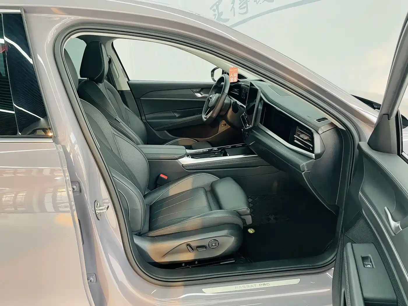 Volkswagen Passat 2025 Pro 380TSI Dragon Prestige Edition фото 13