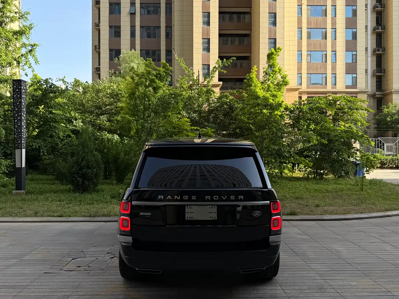 Land Rover Range Rover 2022 3.0 L6 400PS Prestige Genesis Extended Edition фото 6
