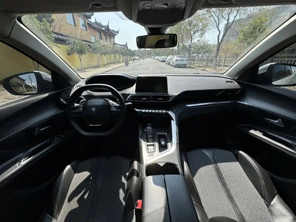 Peugeot 5008 2019 380THP 5-seat Elite Edition фото 13