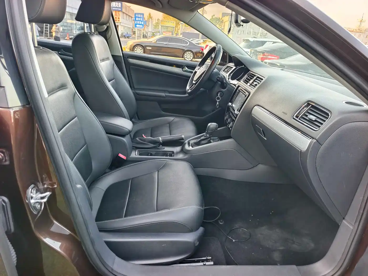 Volkswagen Sagitar 2015 230TSI Automatic Comfort фото 16