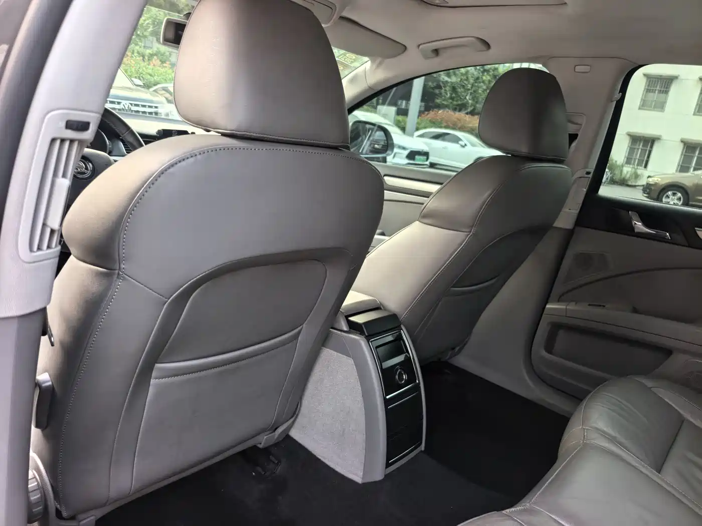 Škoda Superb 2013 1.8TSI Automatic Elegance Edition фото 14