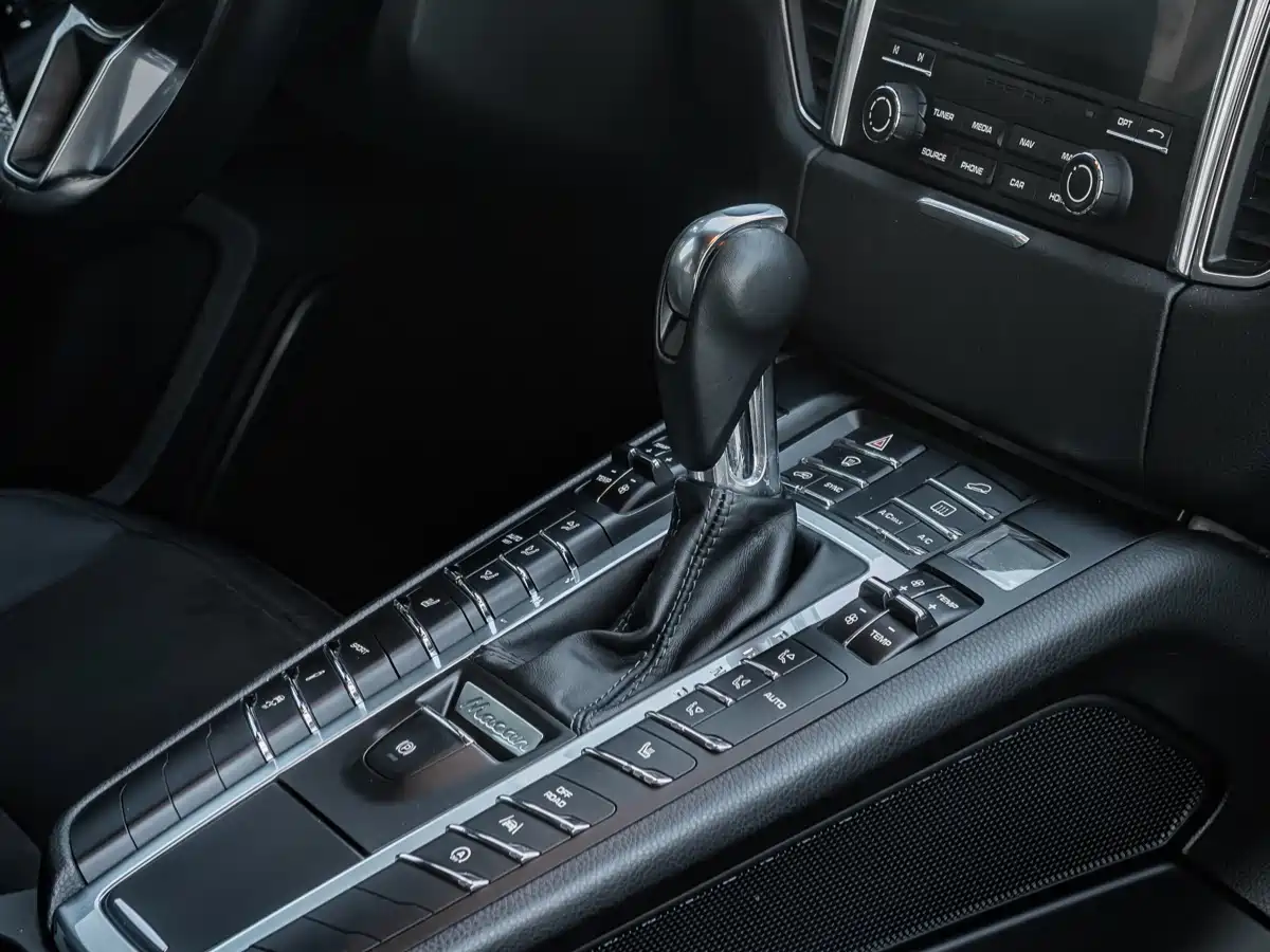Porsche Macan 2016 Macan 2.0T фото 8