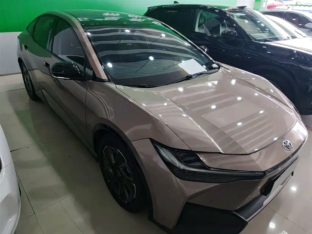 Toyota bZ3 2023 616km Long Range Premium фото 4