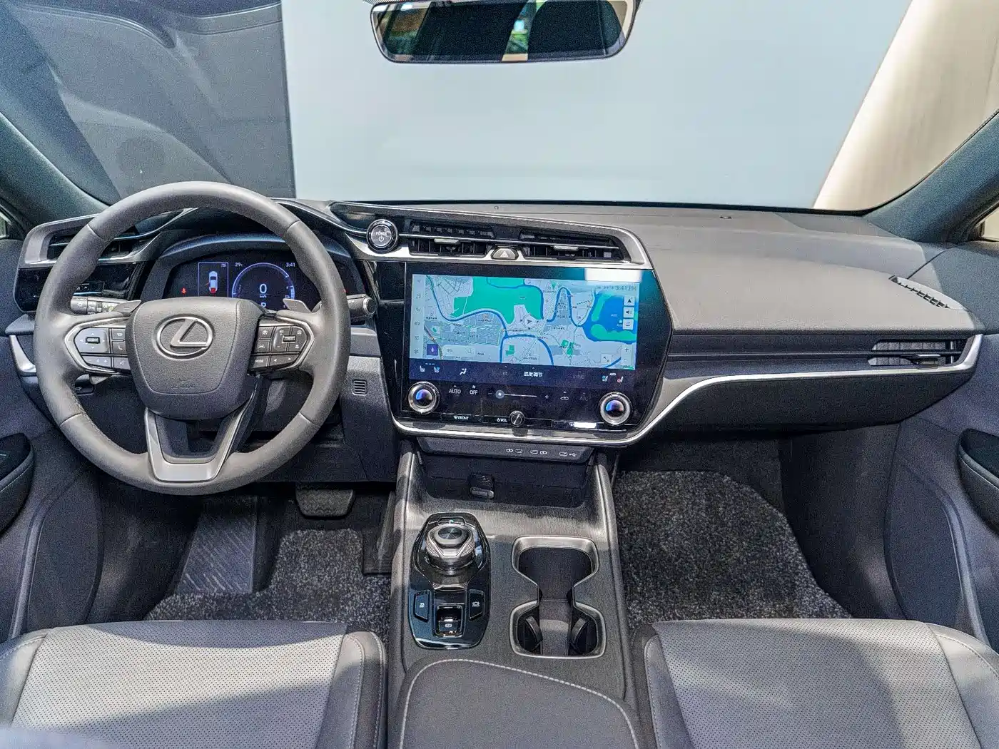 Lexus RZ 2023 450e 4WD Deluxe фото 12