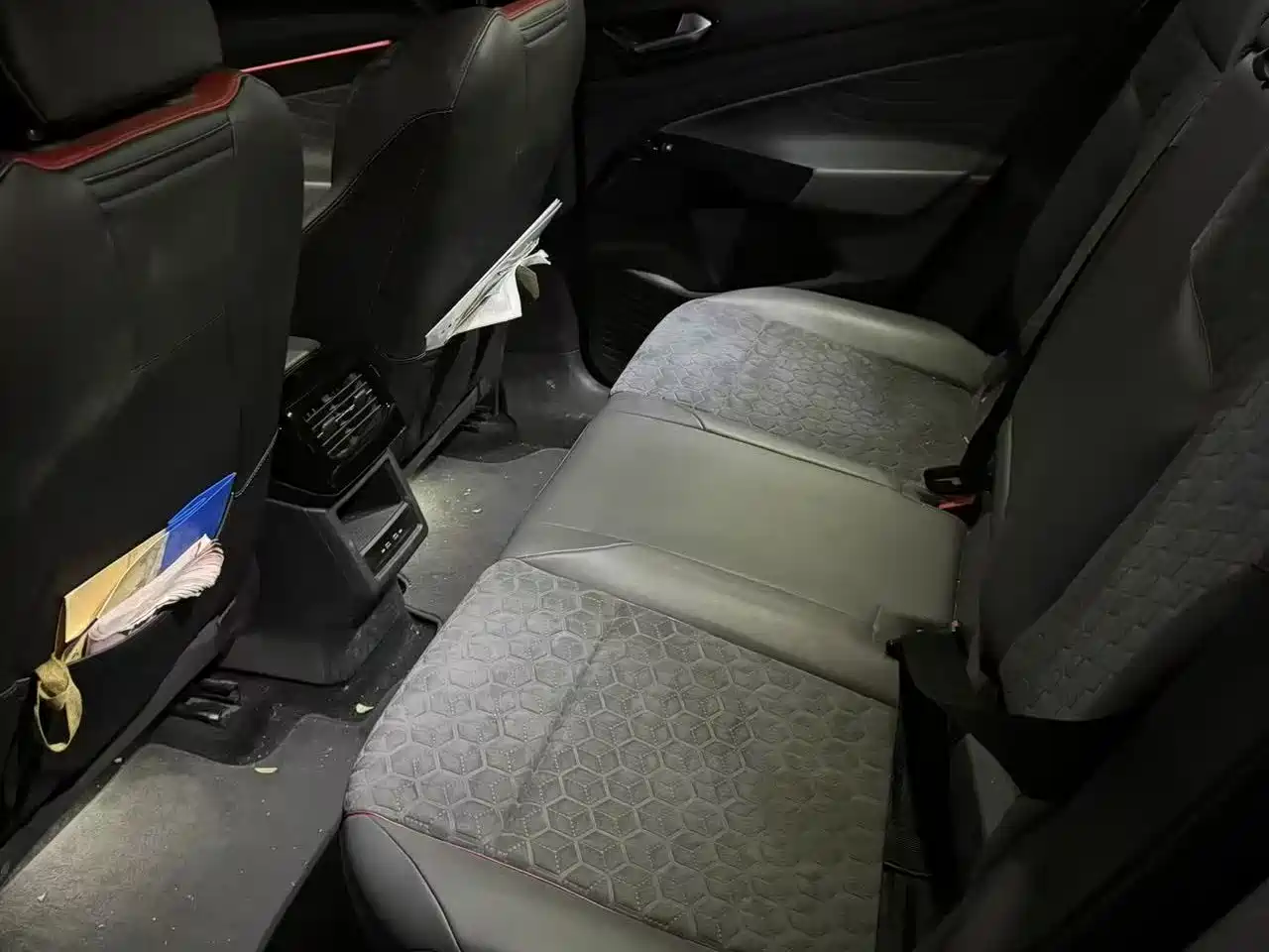 صورة 4 - Volkswagen ID.4 X