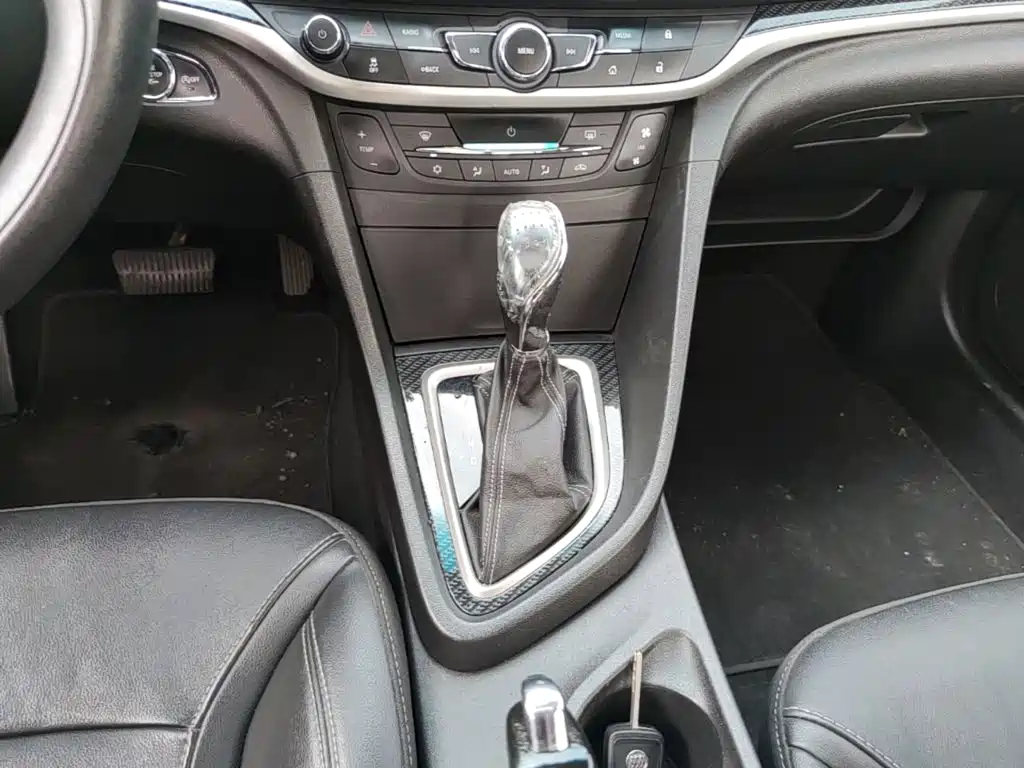 Photo 14 - Buick Excelle