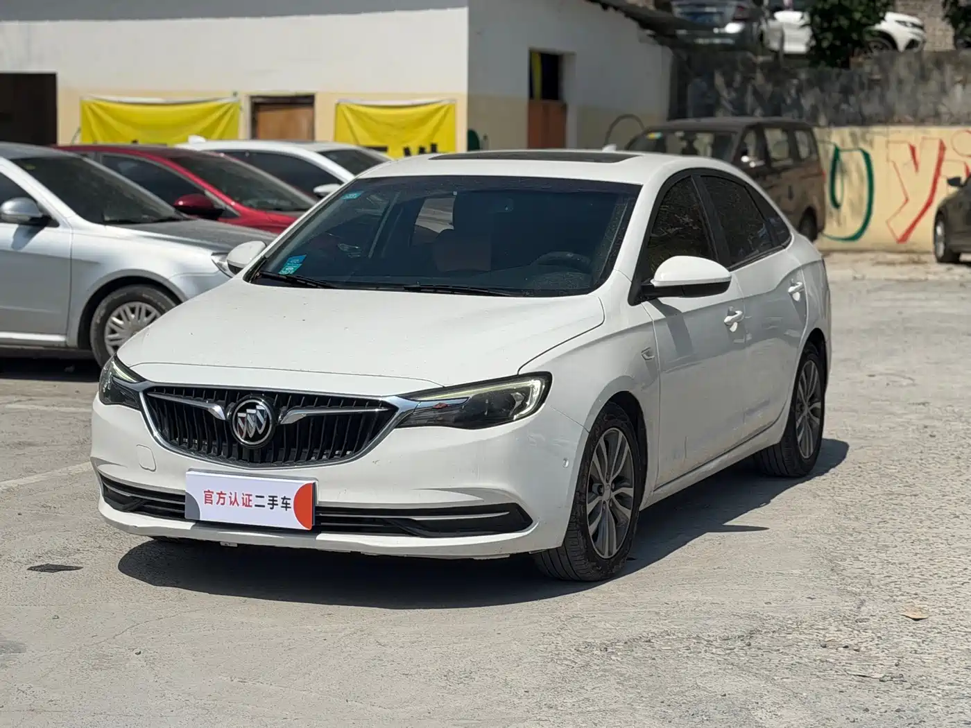 Photo 1 - Buick Excelle