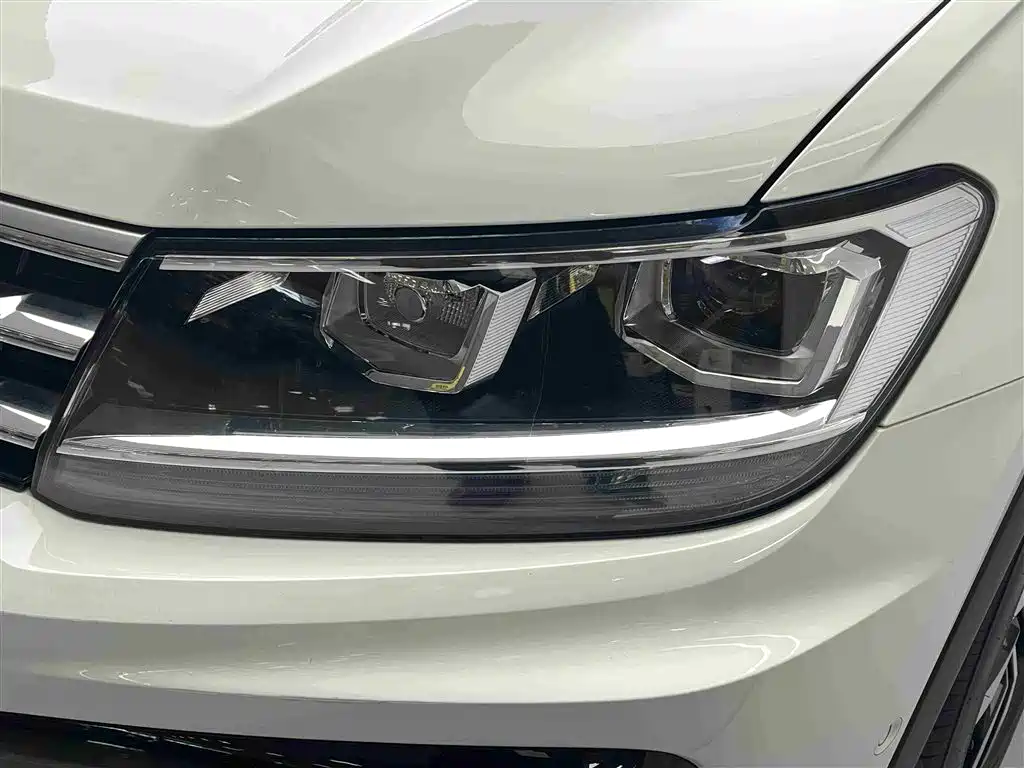 Volkswagen Tiguan L 2021 330TSI Automatic 2WD R-Line Premium фото 20
