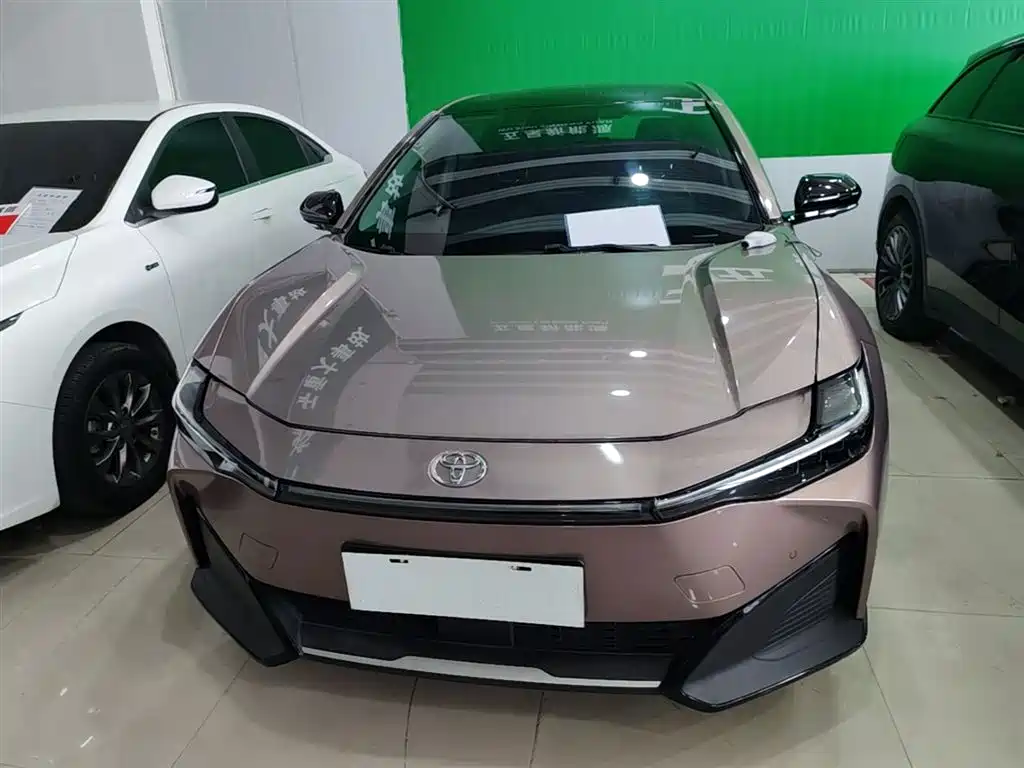 Toyota bZ3 2023 616km Long Range Premium фото 3