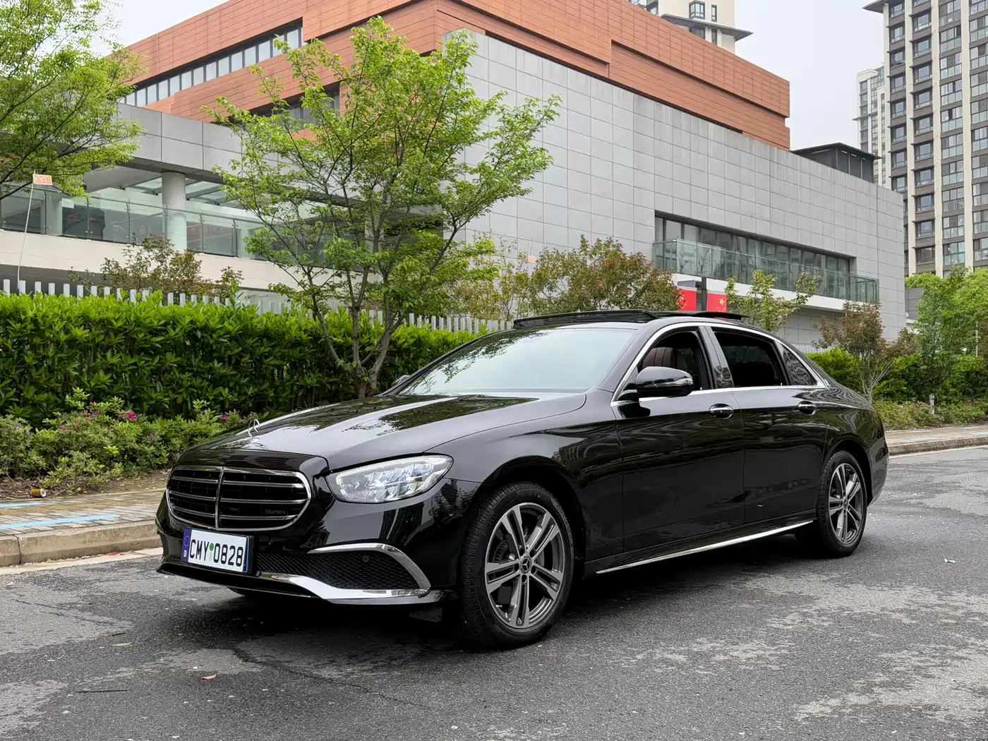 MERCEDES-BENZ E CLASS