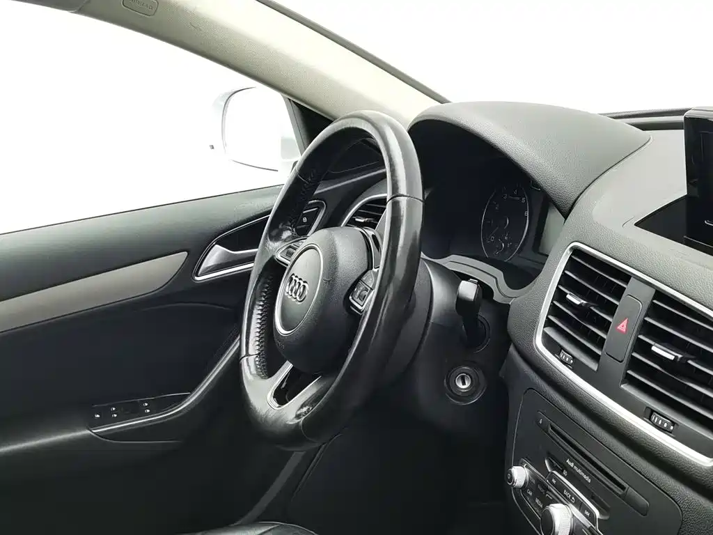 Фото 22 - Audi Q3
