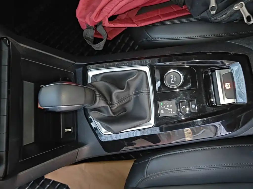 Peugeot 408 2023 2022 1.6T Light Chaser Edition