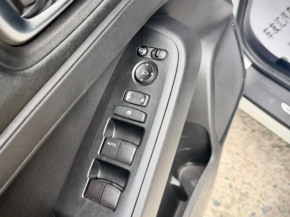 Photo 17 - Honda Vezel