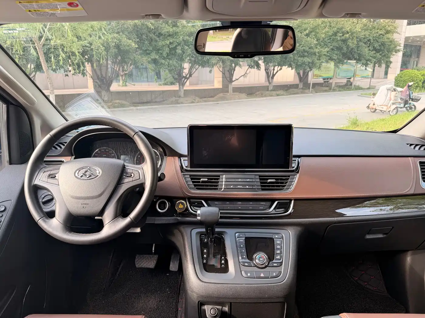 SAIC Maxus Maxus G10 2018 PLUS 2.0T Automatic Luxury Executive Edition фото 7