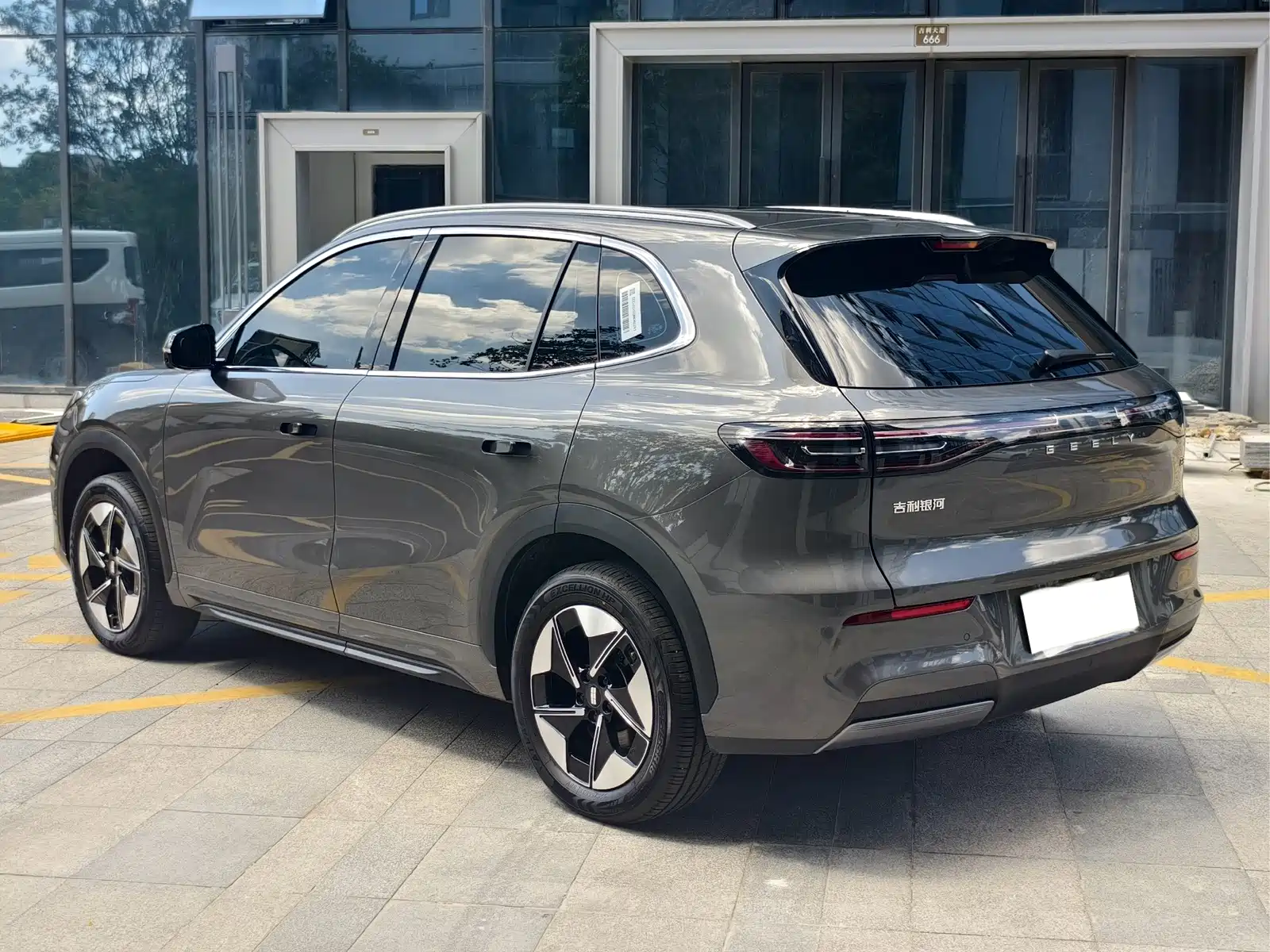 Фото 4 - Geely Galaxy Galaxy E5